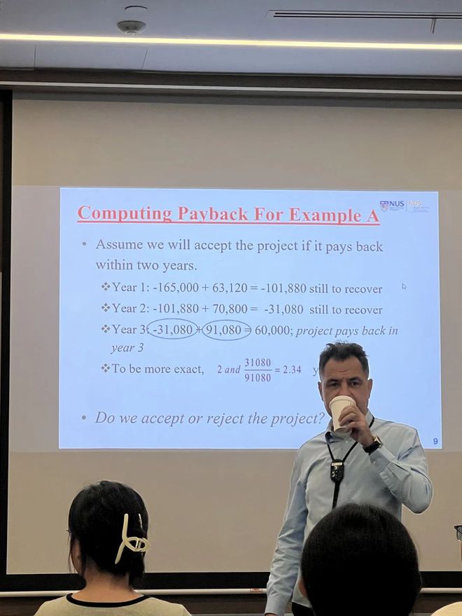 im电竞登录入口耿丹学子感言丨市场营销专业张铭雅：我与狮城的浪漫邂逅(图5)