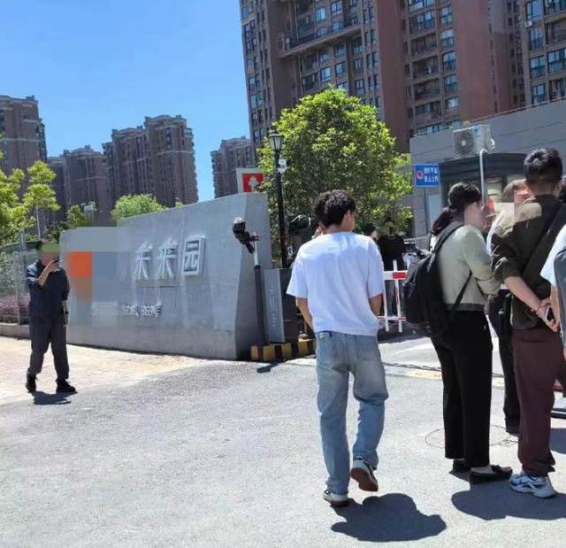 im电竞官方网站老板烧光62亿跑路？上海一科技公司被曝拖欠800余人工资